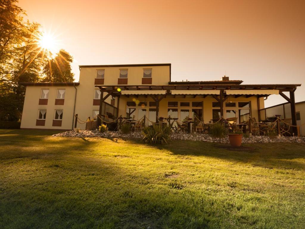 Hotel Und Appartements Jaegerhof Ruegen Lancken-Granitz Dış mekan fotoğraf