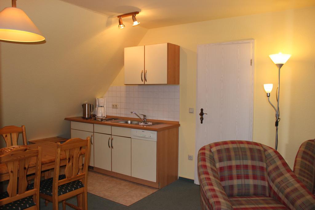Hotel Und Appartements Jaegerhof Ruegen Lancken-Granitz Oda fotoğraf